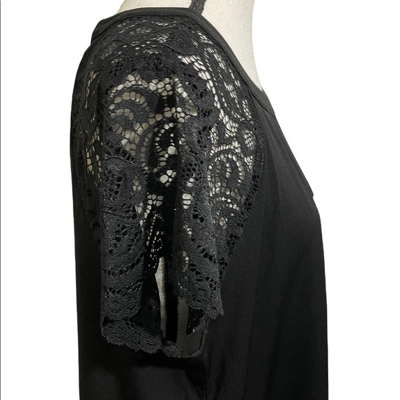 Torrid round neckline with keyhole front lace shoulder size 0 plus size - Picture 5 of 12